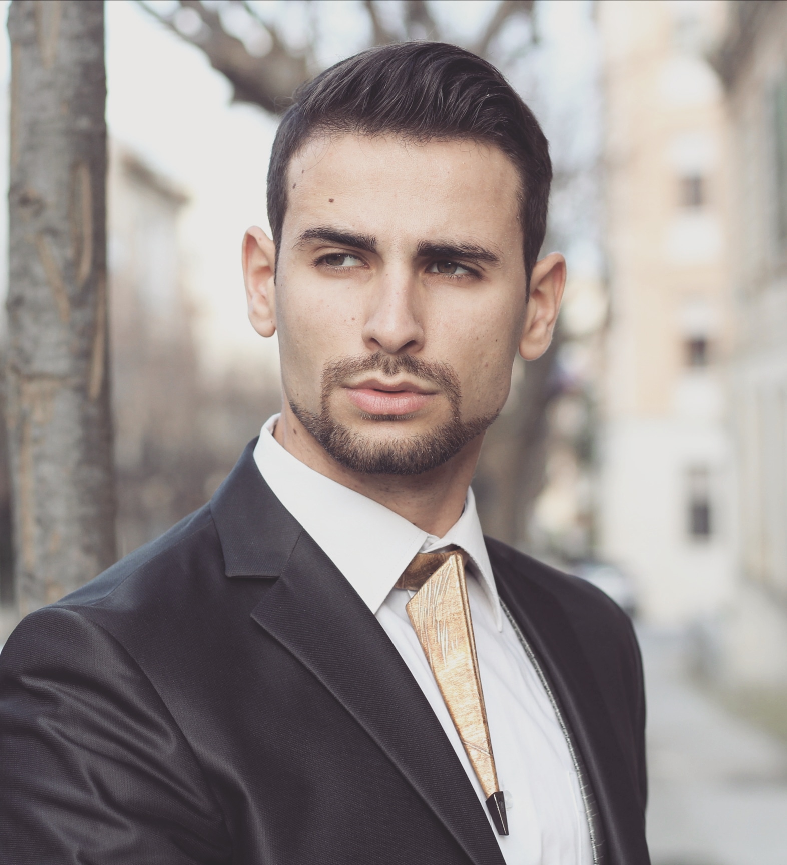 corrado firera, web influencer, modèles italiens, blogueurs de mode, blogueurs italiens, entrepreneur numérique, entrepreneurs numériques